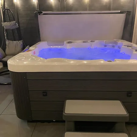 Domki Caloroczne Chlapowska Przystan Z Jacuzzi Appartement